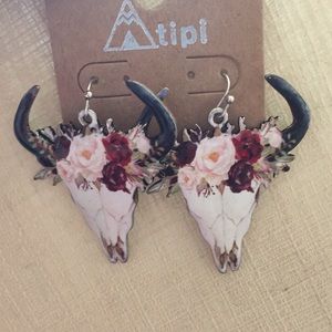 NWOT bull skull earrings